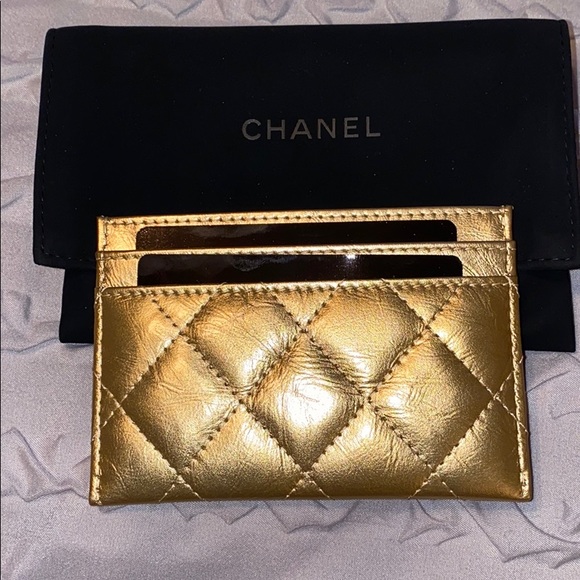 100% Authentic Chanel Pearl CC Card Holder - Picture 3 of 6